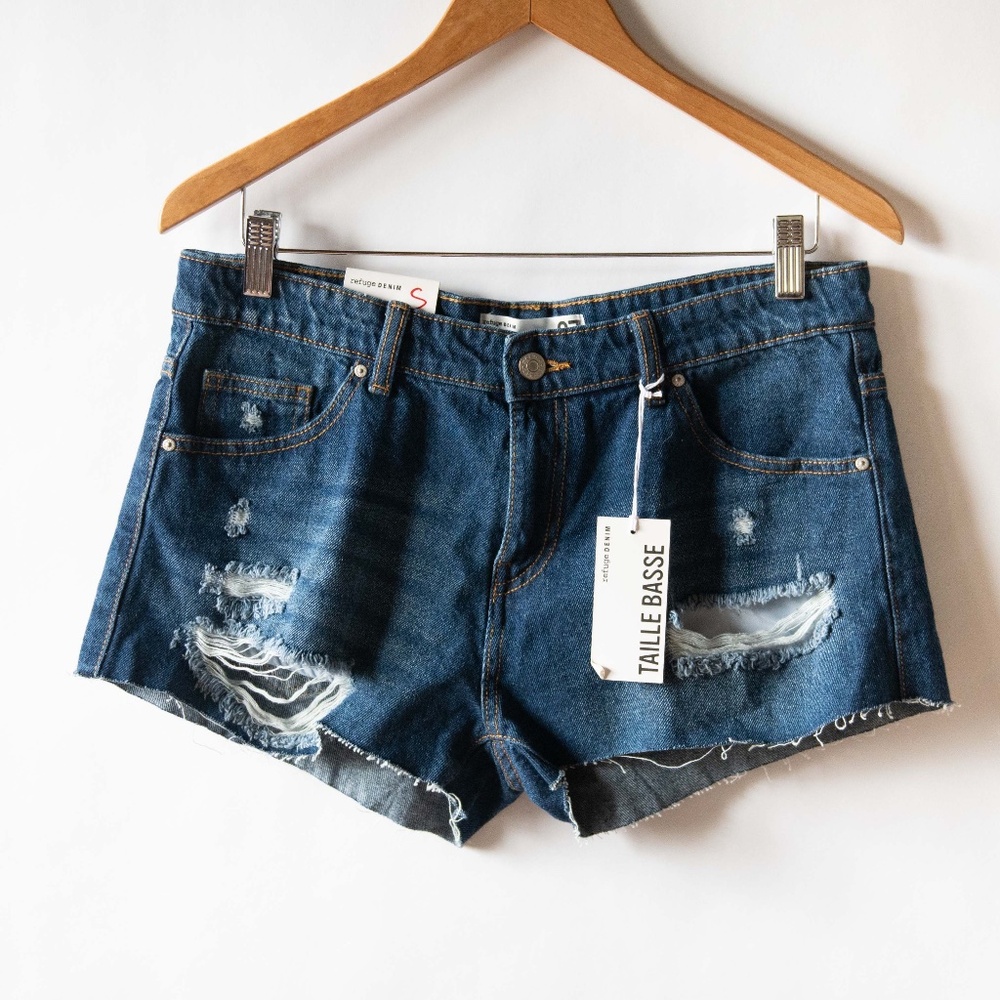 Refuge Denim Low Rise Distressed Raw Hem Dark Wash Denim Shorts